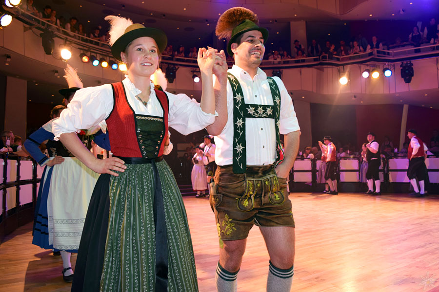 Repr#sentanten der Trachtenvereine