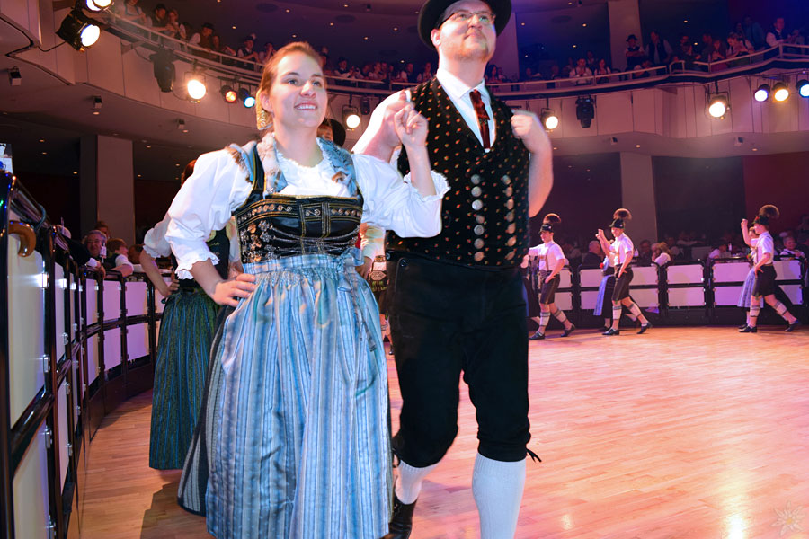 Repr#sentanten der Trachtenvereine