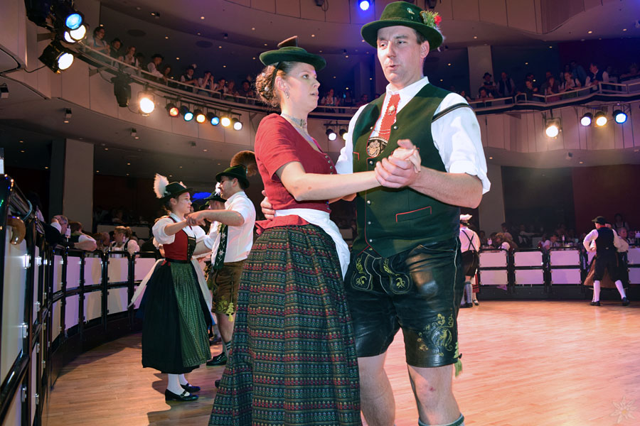 Repr#sentanten der Trachtenvereine