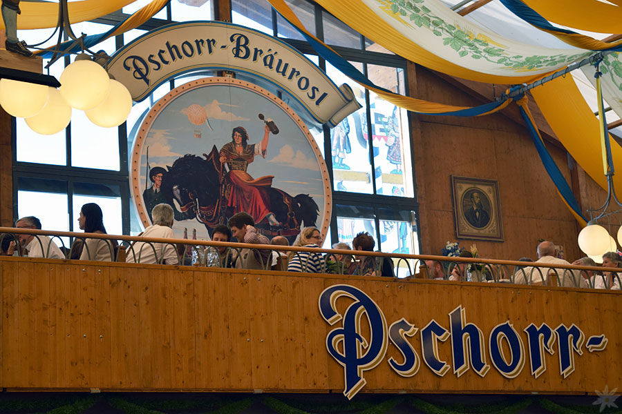 Wiesn 2015 Bräurosl Zelt Innenansicht