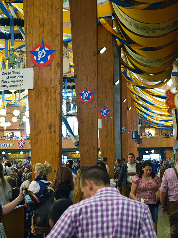 Wiesn 2015 Bräurosl Zelt Innenansicht