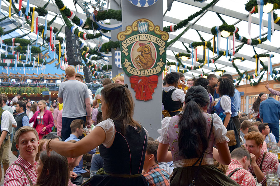 Schottenhamel Festzelt Wiesn 2015 Innenansicht